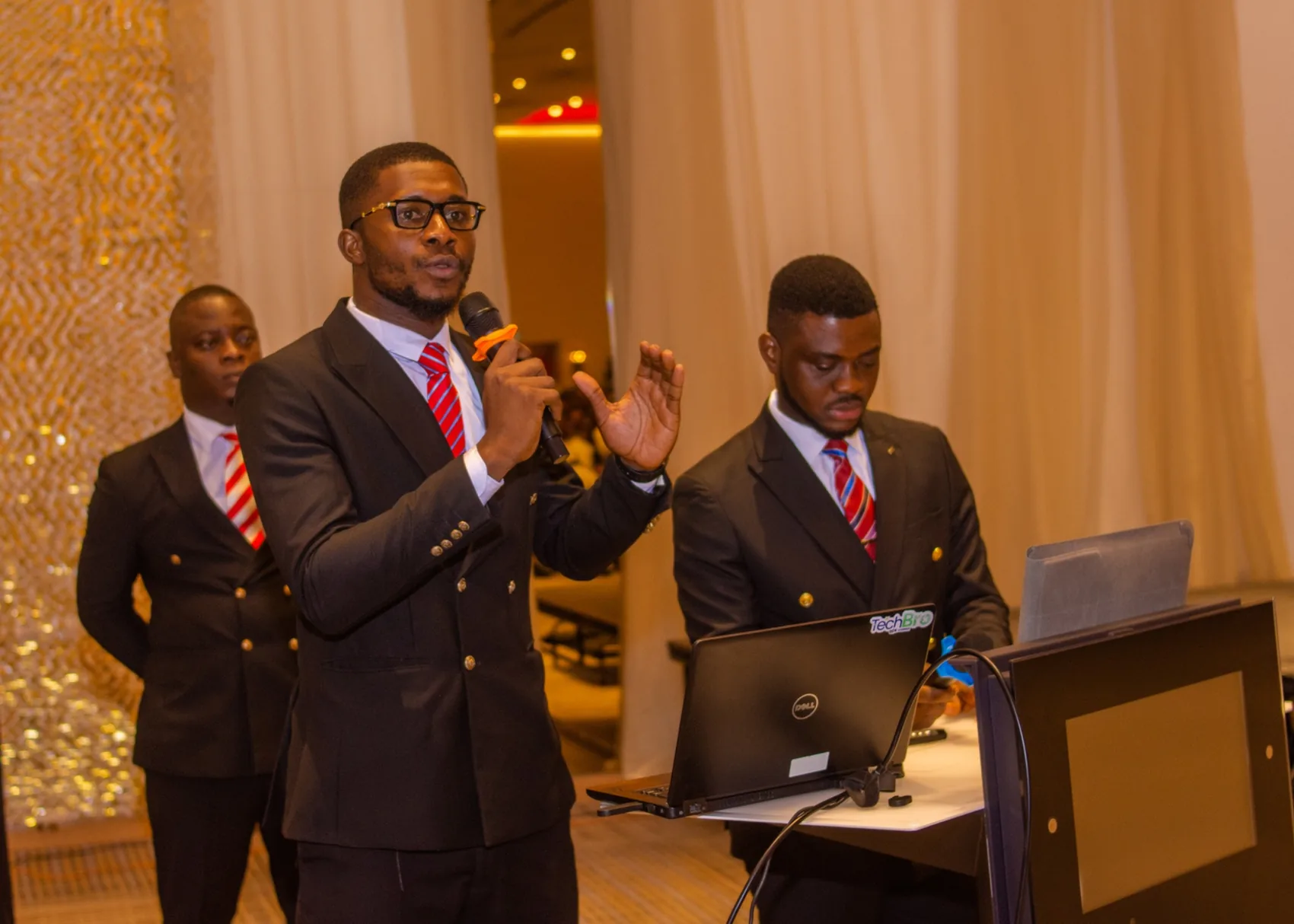NOVA ALPHA founder speaking at a financial-market seminar
